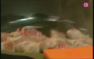 'Mossets de full amb tomàtigues i camembert' i 'Greixonera de costella i patates'