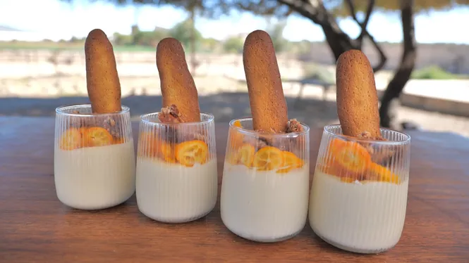 TASSONETS DE LLET PREPARADA, NOUS PECANES CARAMEL·LITADES I CRUIXENT DE NOU MOSCADA